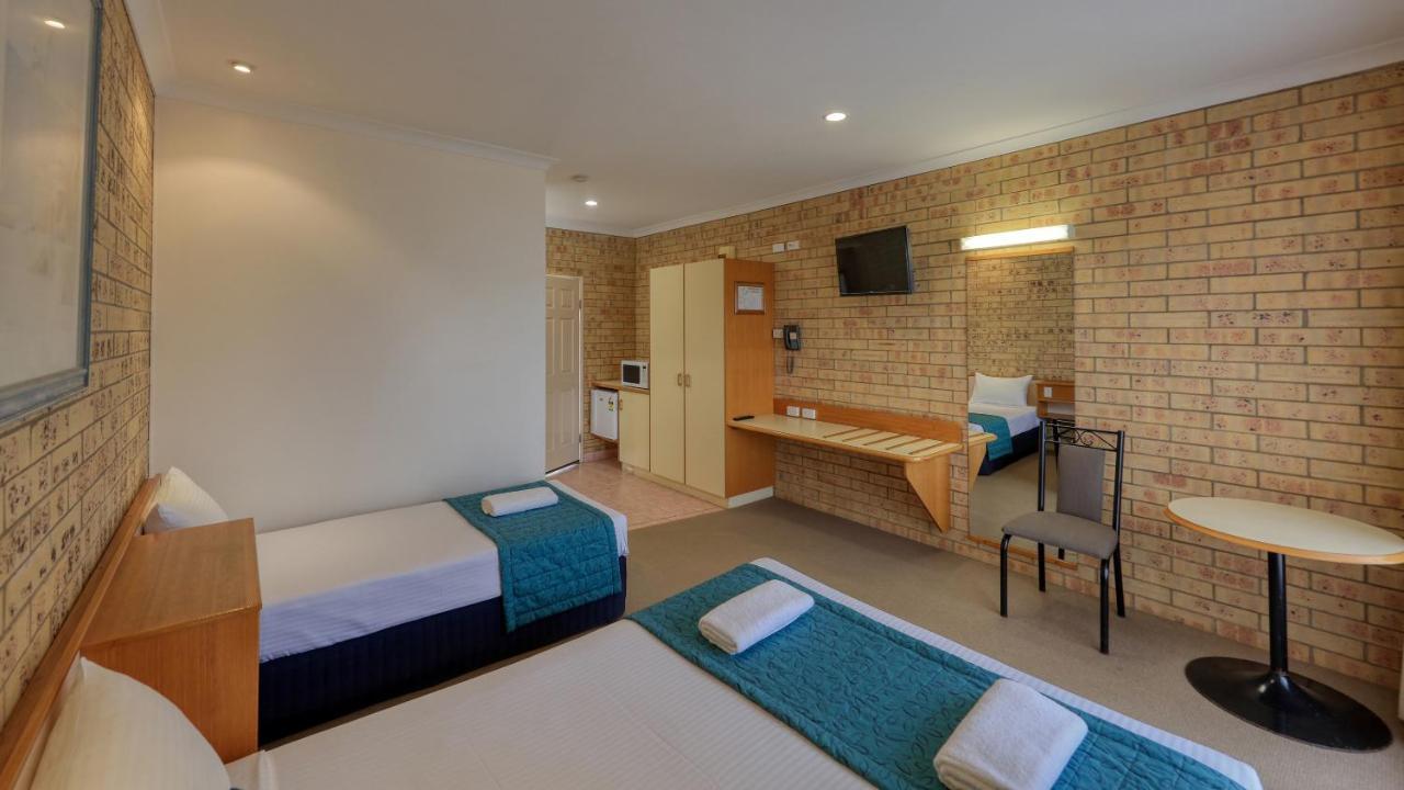 Mulga Country Motor Inn Σαρλβίλ Εξωτερικό φωτογραφία