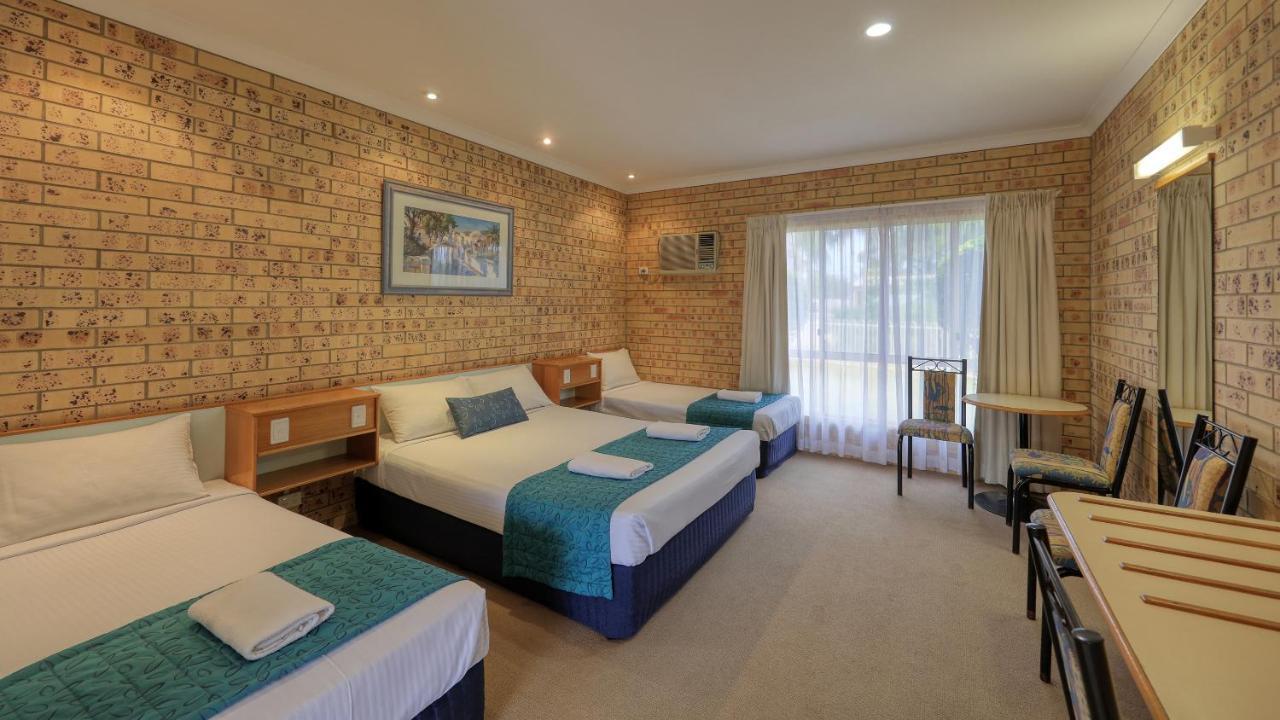 Mulga Country Motor Inn Σαρλβίλ Εξωτερικό φωτογραφία