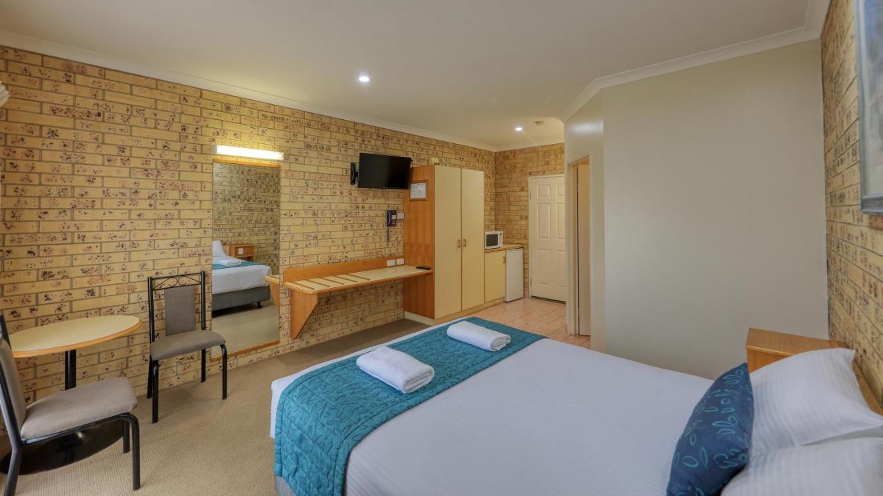 Mulga Country Motor Inn Σαρλβίλ Εξωτερικό φωτογραφία