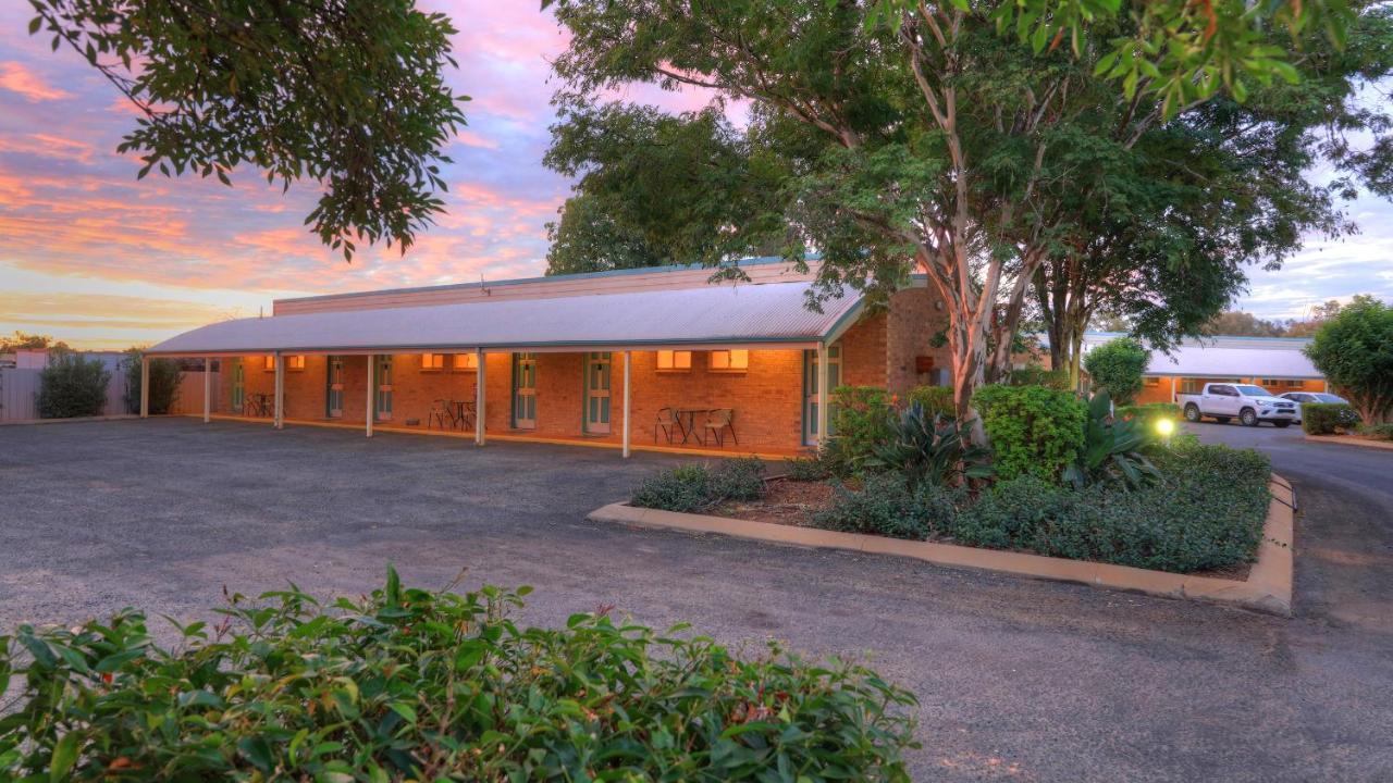 Mulga Country Motor Inn Σαρλβίλ Εξωτερικό φωτογραφία