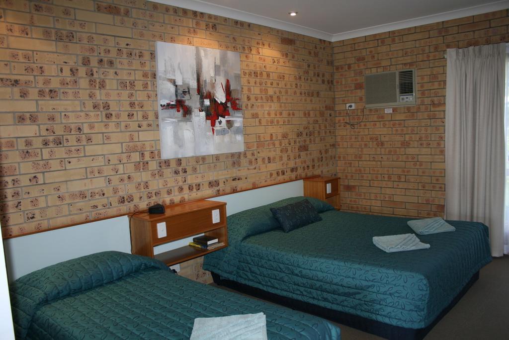 Mulga Country Motor Inn Σαρλβίλ Δωμάτιο φωτογραφία