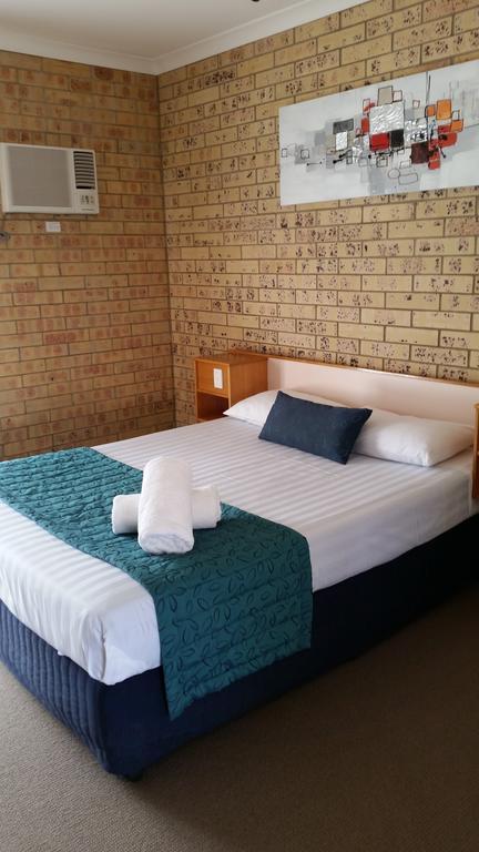Mulga Country Motor Inn Σαρλβίλ Εξωτερικό φωτογραφία
