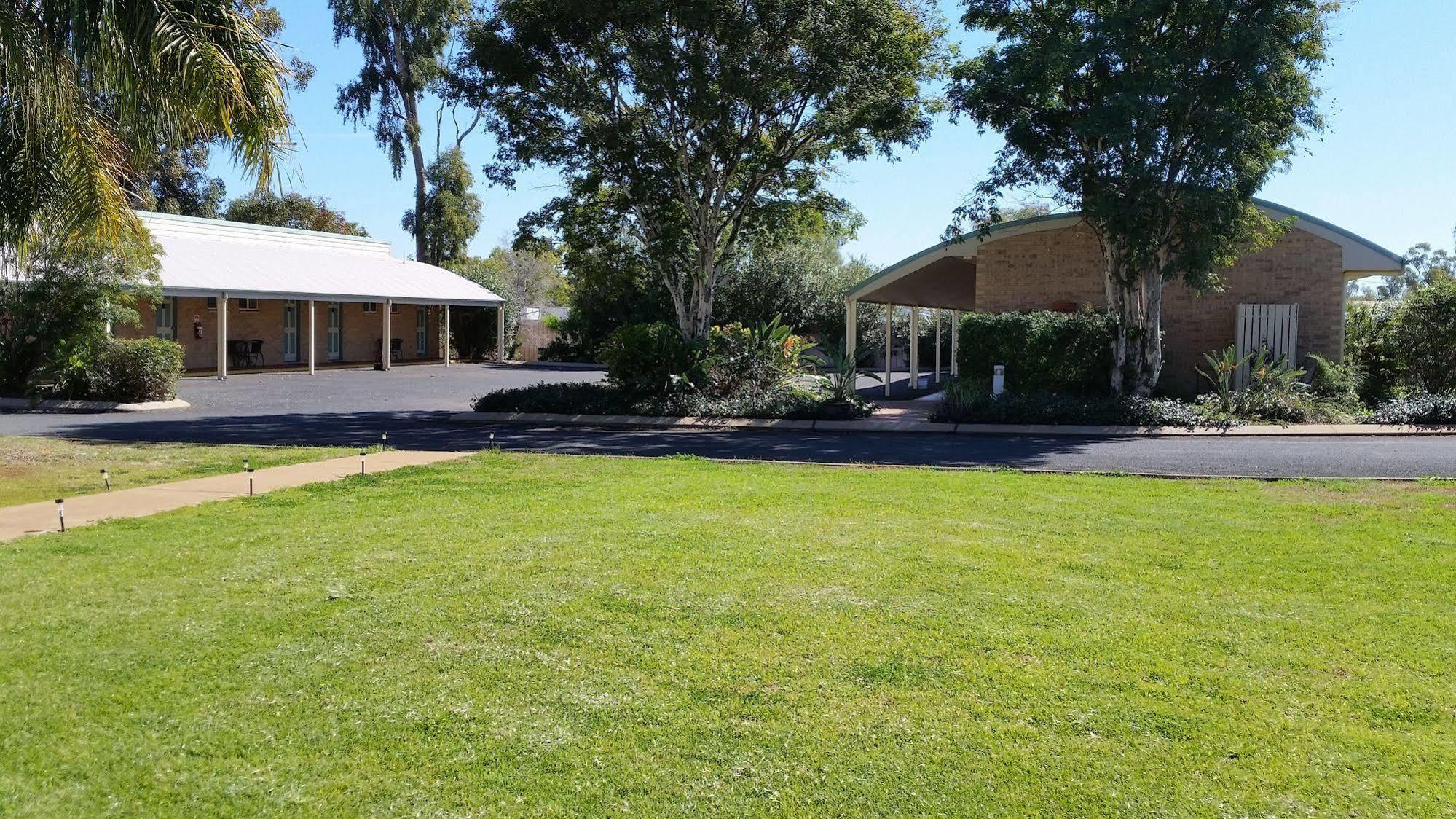 Mulga Country Motor Inn Σαρλβίλ Εξωτερικό φωτογραφία